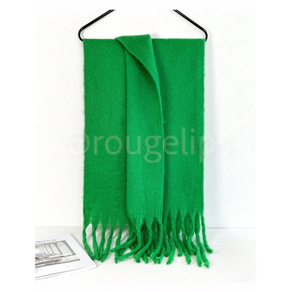 Green Wide Shawl Scarf With Tassels Fuzzy Knit - Picture 11 of 17